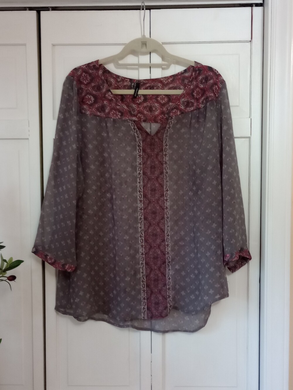 Maurices Mauve Dusty Purple Print Sheer Blouse Top Size XL